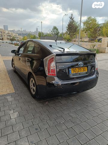 טויוטה פריוס