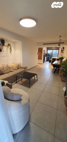 דירת גן, שרה אהרונסון 30, גדרה מזרח, גדרה