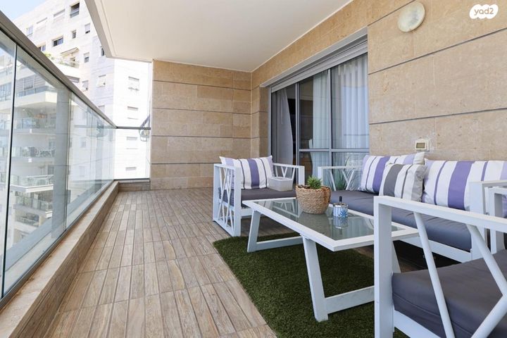 דירה, אלונים 24, קרית השרון, נתניה