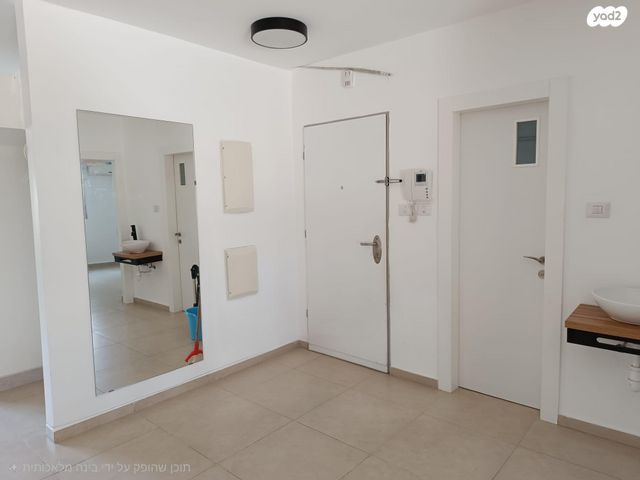 עינות צוקים 11