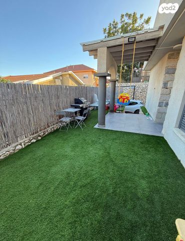 דו משפחתי, יעקב הופרט 1, כנען א, צפת