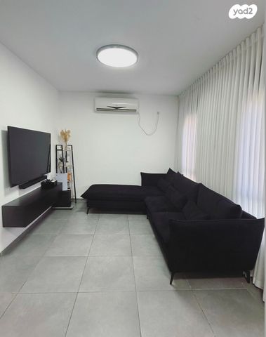 דו משפחתי, יעקב הופרט 1, כנען א, צפת