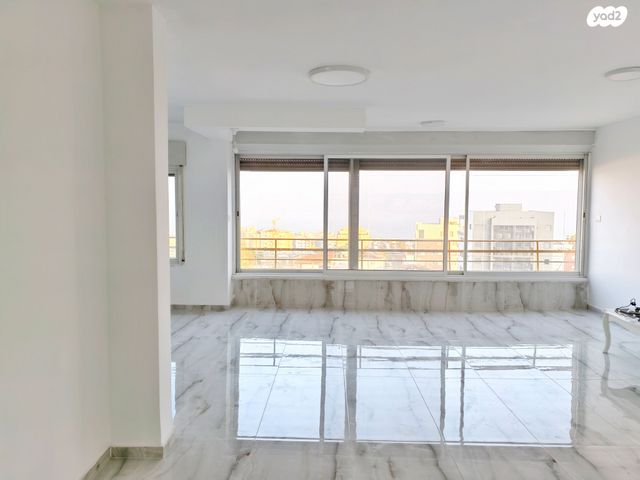 דירה, השופטים 2, אחוזת כנרת, טבריה