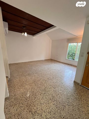 הצוללת דקר 8