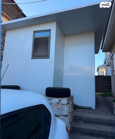 דו משפחתי, יעקב הופרט 1, כנען א, צפת