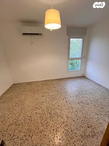 דירה, הצוללת דקר 8, רמת בן גוריון, חיפה