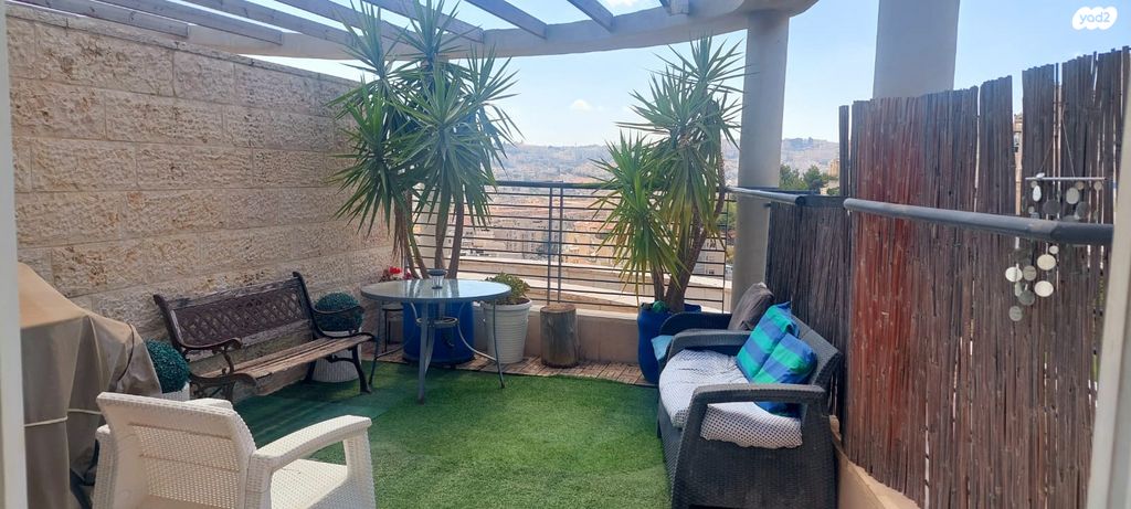 גג/ פנטהאוז, רפאל בר לביא 2, חומת שמואל, הר חומה, ירושלים