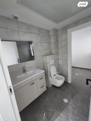 דירה, דרך ארץ 42, עיר היין, אשקלון