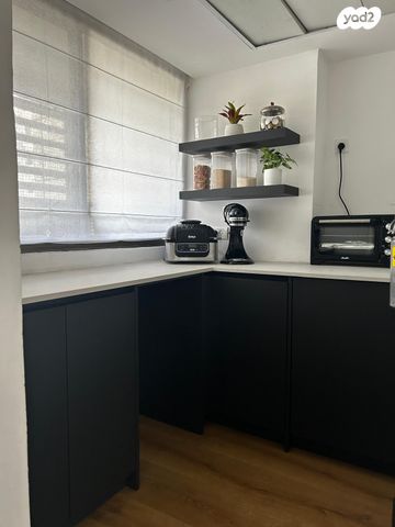 דירה, דרך אילות 4, גנים א', גני תקווה