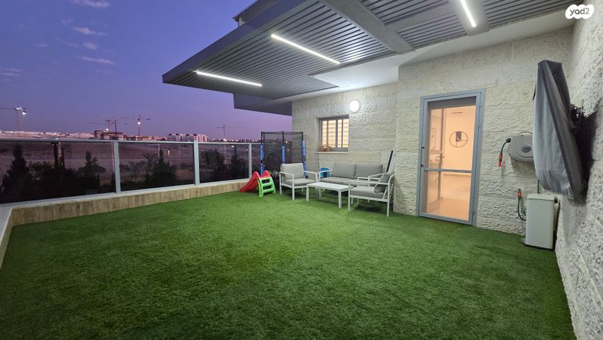 יוסקה יריב 12