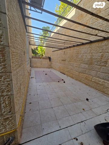 דו משפחתי, אמנון יואל פרידלר 16, פסגת זאב, ירושלים