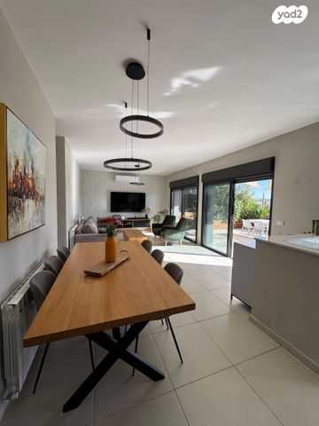 גג/ פנטהאוז, נחליאלי 6, סנסן, צור הדסה