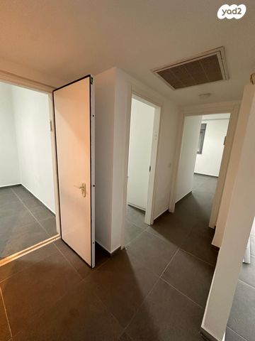 דירת גן, משה לוי 1, נאות שמיר, רמלה