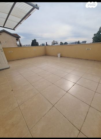 דו משפחתי, אבן עזרא 16, צה"ל, ראש העין