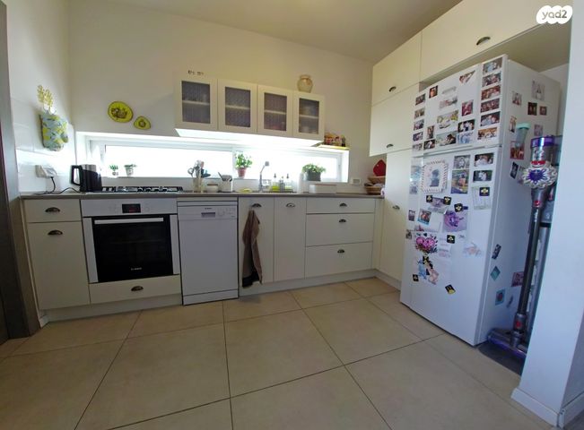 דירה, ה' באייר 100, נווה אפק, ראש העין