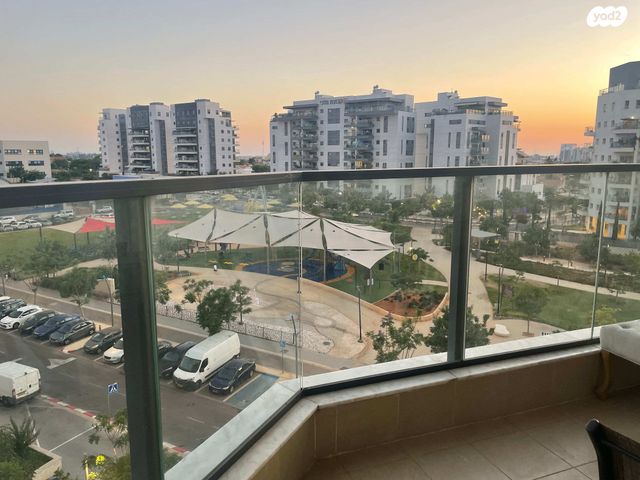 אורנה פורת 14