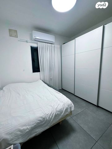 דו משפחתי, יעקב הופרט 1, כנען א, צפת