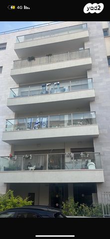 דירה, רמב"ם 4, הדר, רמת השרון