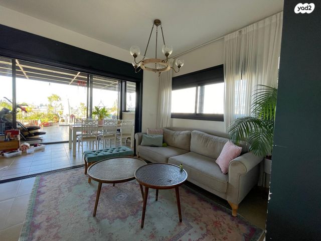 גג/ פנטהאוז, עזריאל 22, רמת השקמה, רמת גן