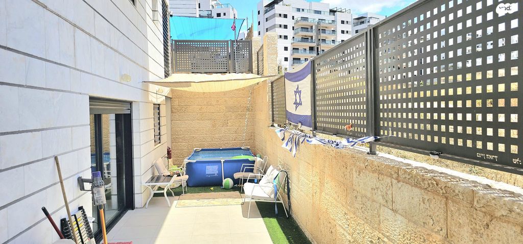 דירת גן, מרים הנביאה 1, פסגות אפק, ראש העין