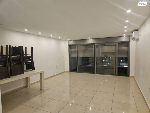 דירה, דגל ראובן 64, בר יהודה, פתח תקווה