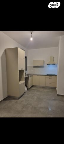 דירת גן, דרך הארגמן 11, שער הגיא מערב, יקנעם עילית