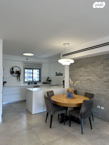 גג/ פנטהאוז, חטיבת אלכסנדרוני 6, מורשה, רמת השרון