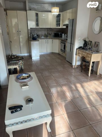 דירה, אוסישקין 42, הצפון הישן - צפון, תל אביב יפו