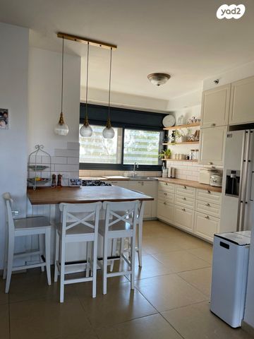 גג/ פנטהאוז, עזריאל 22, רמת השקמה, רמת גן