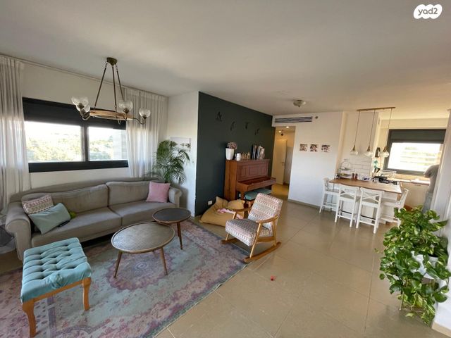 גג/ פנטהאוז, עזריאל 22, רמת השקמה, רמת גן