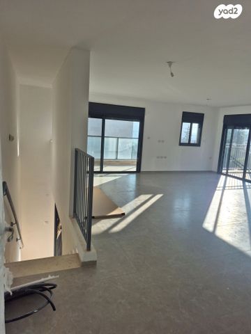 דירת גן, הדרים 1, יפה נוף, מעלות תרשיחא