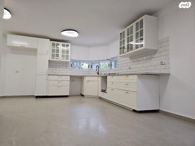 בית פרטי/ קוטג', יערה 19, שאר העיר, להבים