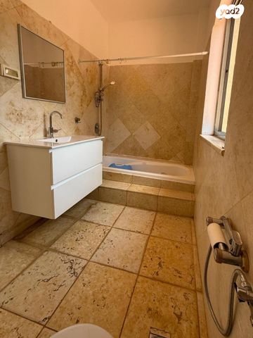 בית פרטי/ קוטג', האורנים 9, הרחבה, בנימינה גבעת עדה