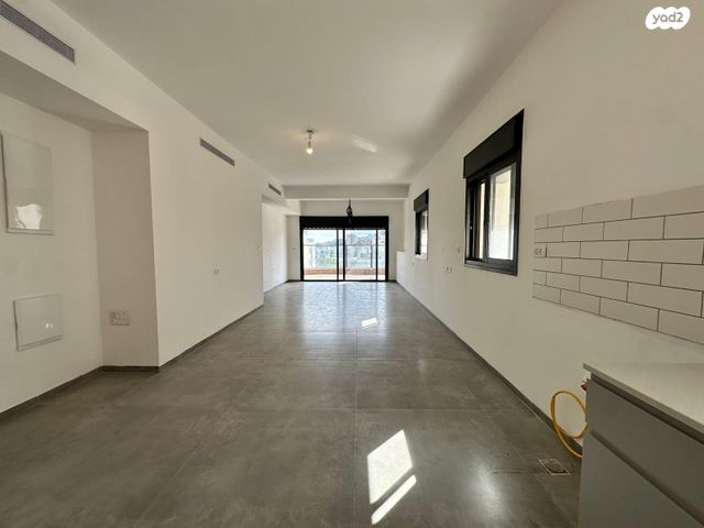 דירה, בנימין ד'ישראלי 45, אחוזה, חיפה