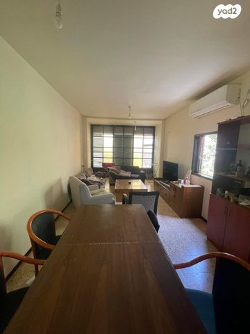 ז'בוטינסקי 26