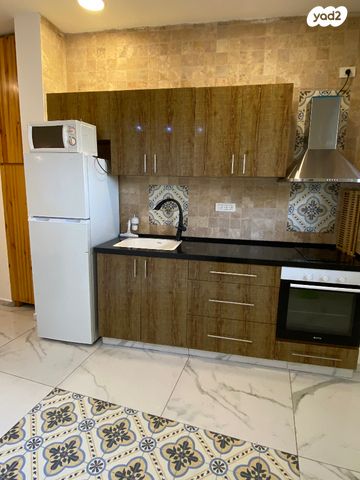 שדרות ירושלים 14