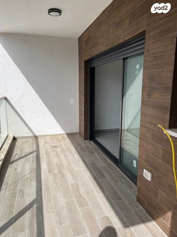 דירה, טרומפלדור 65, כפר גנים א, פתח תקווה