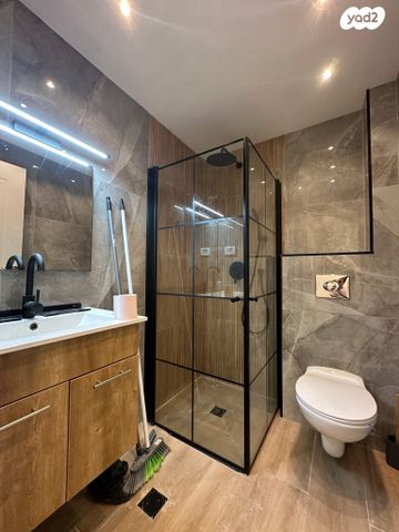 דירה, שדרות ח"ן 12, צור שלום, קרית ביאליק