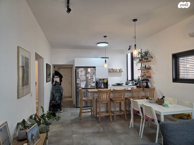 דירה, קרן קיימת לישראל 44, הל"ה, גבעתיים