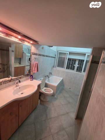 דירה, הגליל 50, נווה שאנן, חיפה