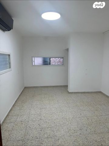 שביל אילנות 8