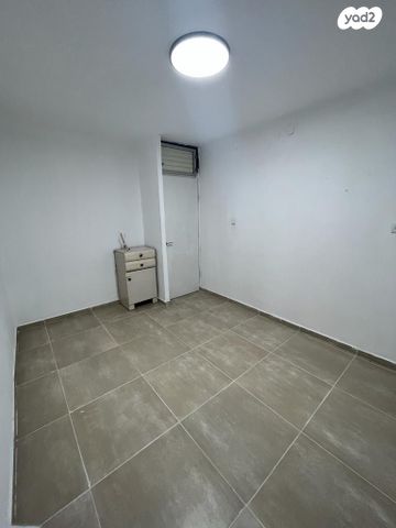 דירה, הרצל 22, שאר העיר, קרית עקרון