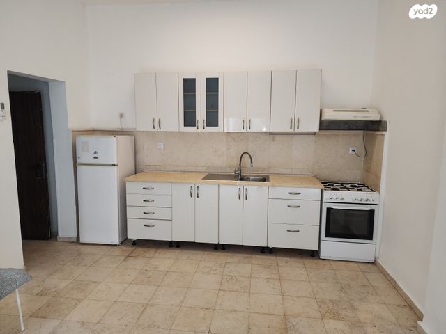 סטודיו/ לופט, בן יהודה 2, הרצליה, חיפה