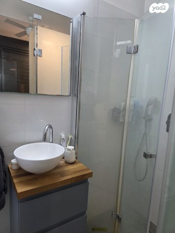 דירה, קרן קיימת לישראל 44, הל"ה, גבעתיים