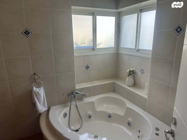 בית פרטי/ קוטג', השקד 202, שרונה, שרונה