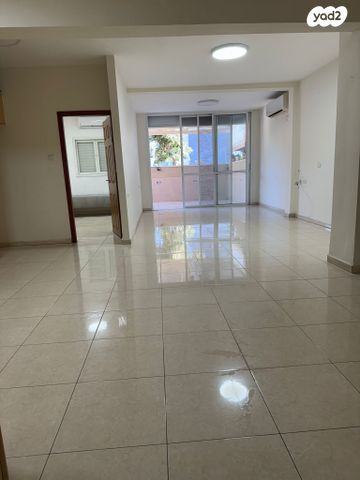 דירת גן, אחד העם 47, רמת השקמה, רמת גן