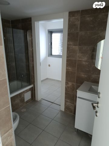 דירה, מפל התנור 19, שקמים ואגמים, אשקלון