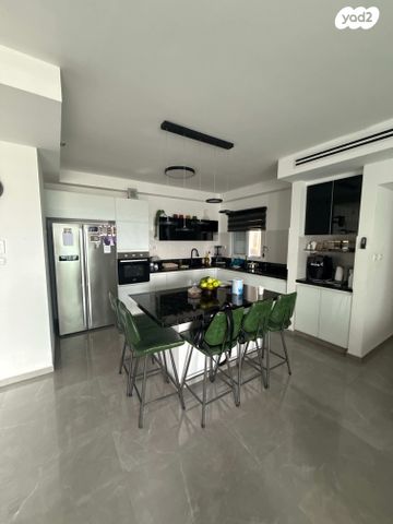 דירה, דרך בן גוריון 3, אבן גבירול, רחובות