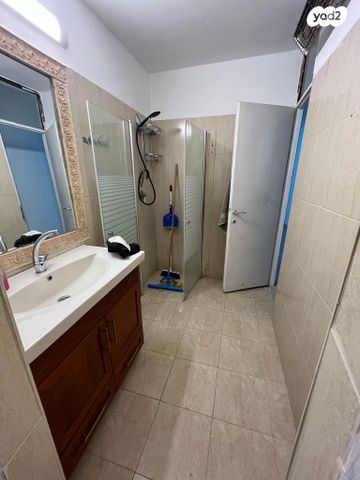 דירה, הרצל 22, שאר העיר, קרית עקרון