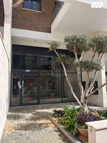 דירה, טרומפלדור 65, כפר גנים א, פתח תקווה